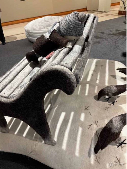 вот скамеки такой у нас не было, зато вороны были...