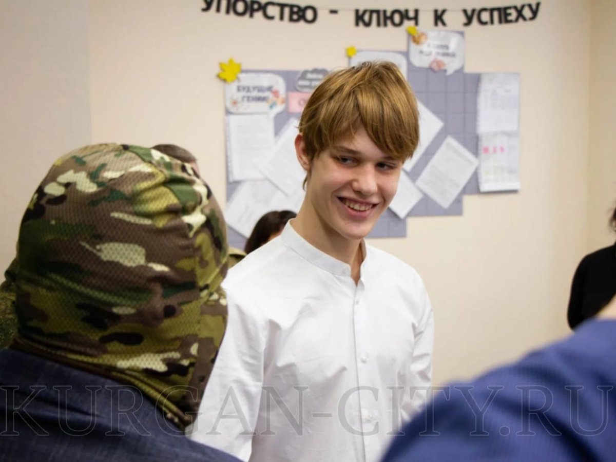    Курганский школьник Богдан Романович подарил свой питбайк участникам СВО