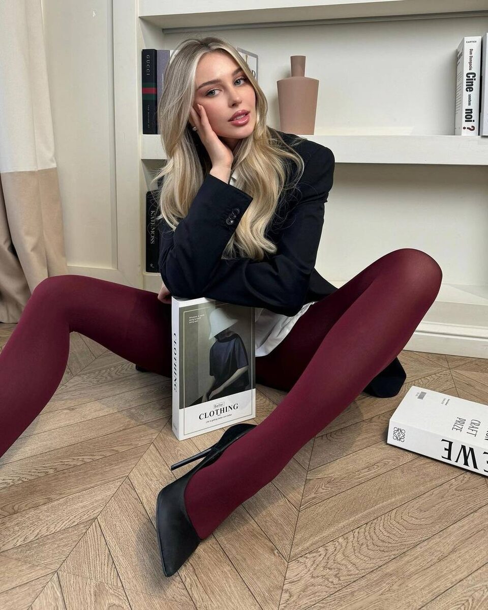 девушка в колготках