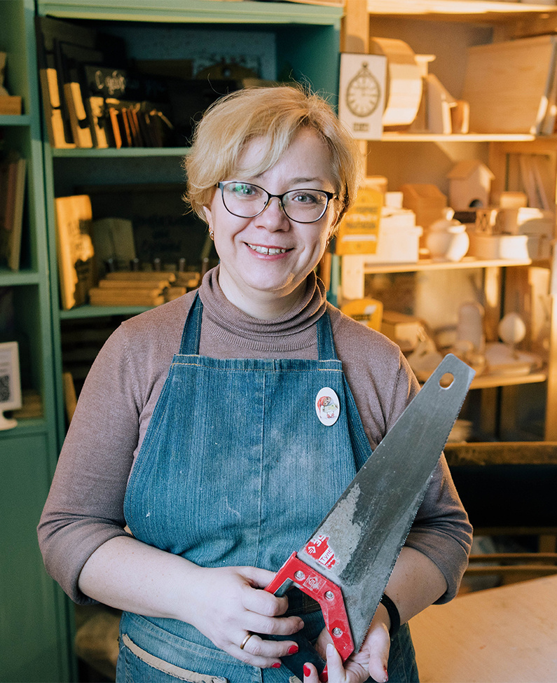  Елена Тукаева в своей мастерской. Фото: Мария Бакланова