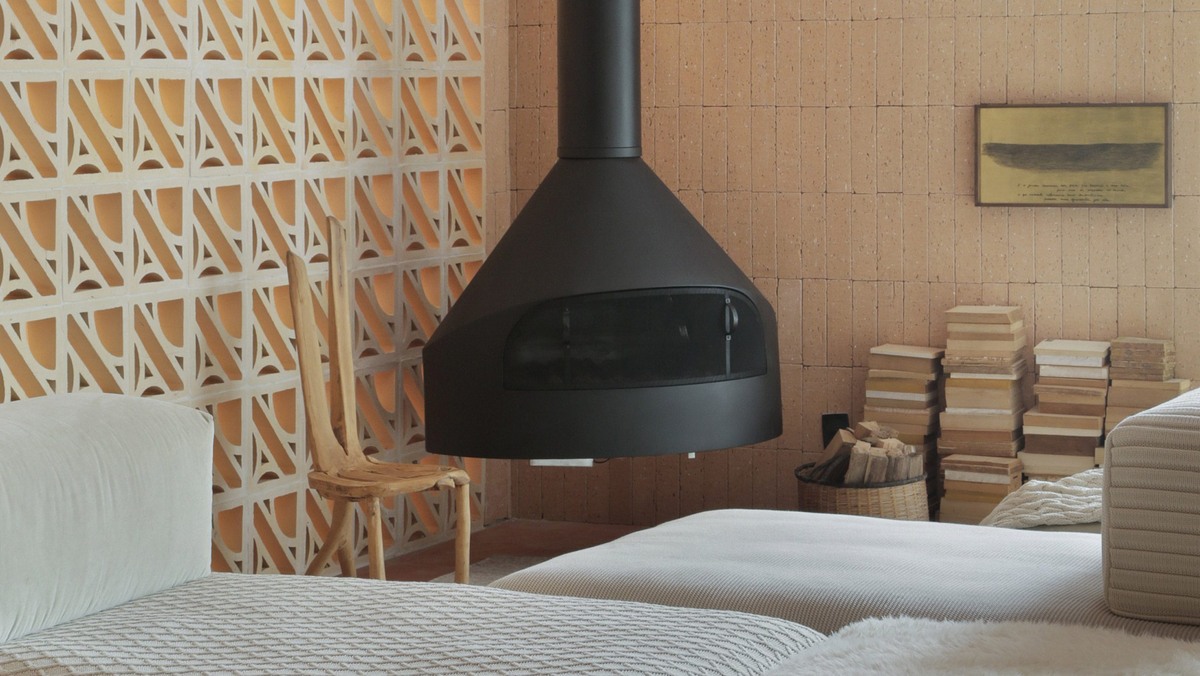 8 самых эффектных каминов по версии журнала Dezeen