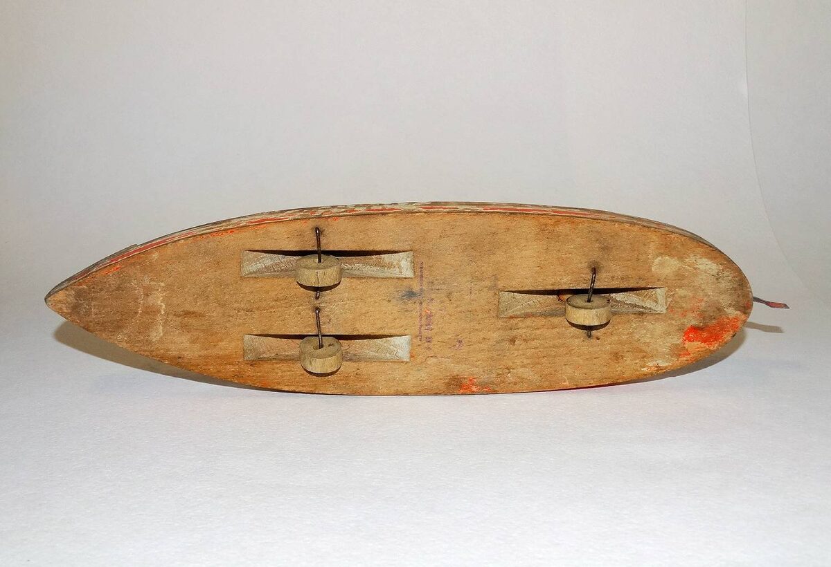 Пароход "Нева", Ленинградская фабрика "Музпром". Фото автора.