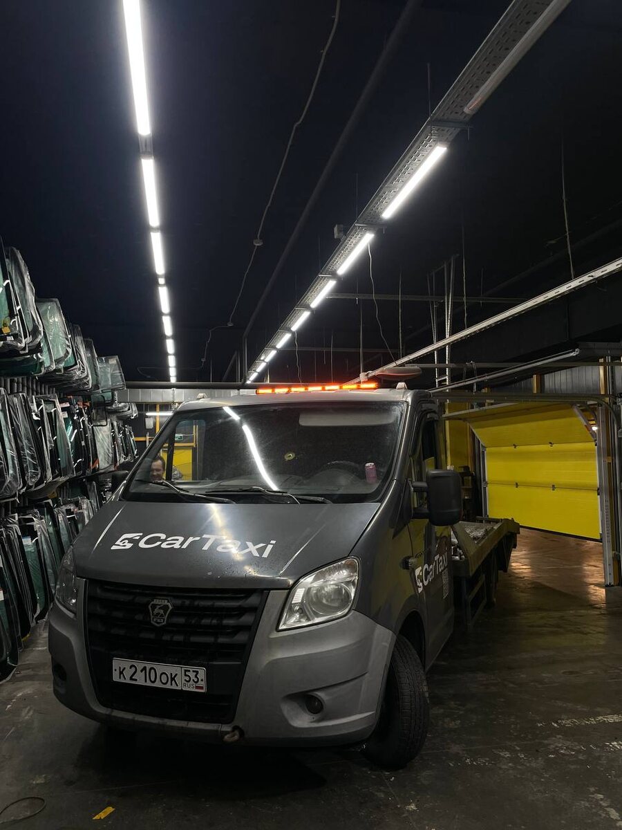 Еле заехал в бокс, но стекло поставили