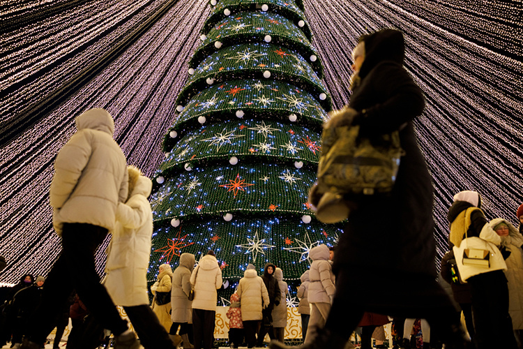    Расходы туристов в эти январские праздники превысили 1,5 млрд рублей (и это только пользователи карт Сбера).   
Фото: «БИЗНЕС Online»