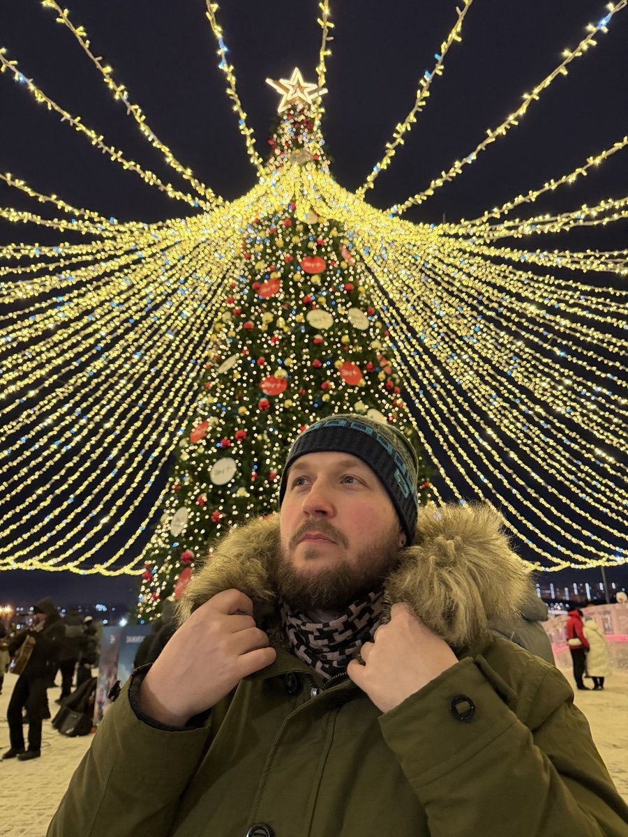 Настроение, как будто подарок ценный сделал. Поэтому фотка праздничная попросилась :)