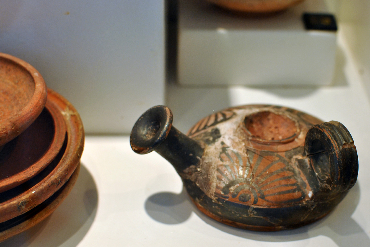 Экспонат музея - Аскос. (фото автора)