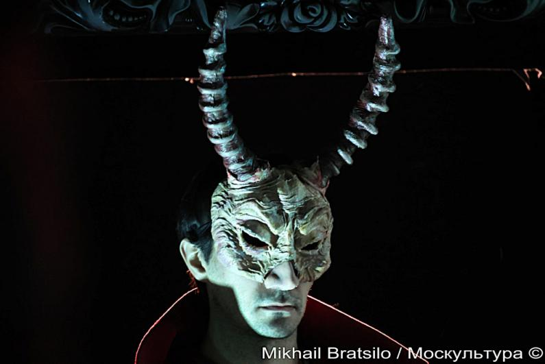 Дьявол на балу, упыри в гостиной. Добро пожаловать в «Москву. Сумерки»