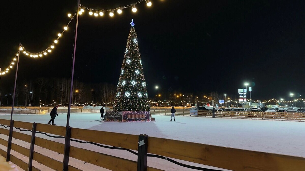    Каток у DEPO пользуется популярностью, но не отличается качеством льда   tagilcity.ru