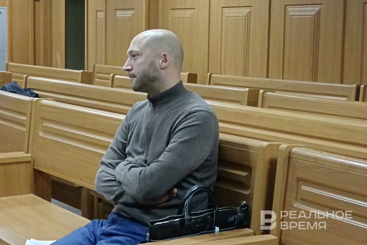    На судебном допросе Интигам Досмамедов обошелся без личных оценок подсудимого, но подробно ответил на все вопросы. Ирина Плотникова / realnoevremya.ru
