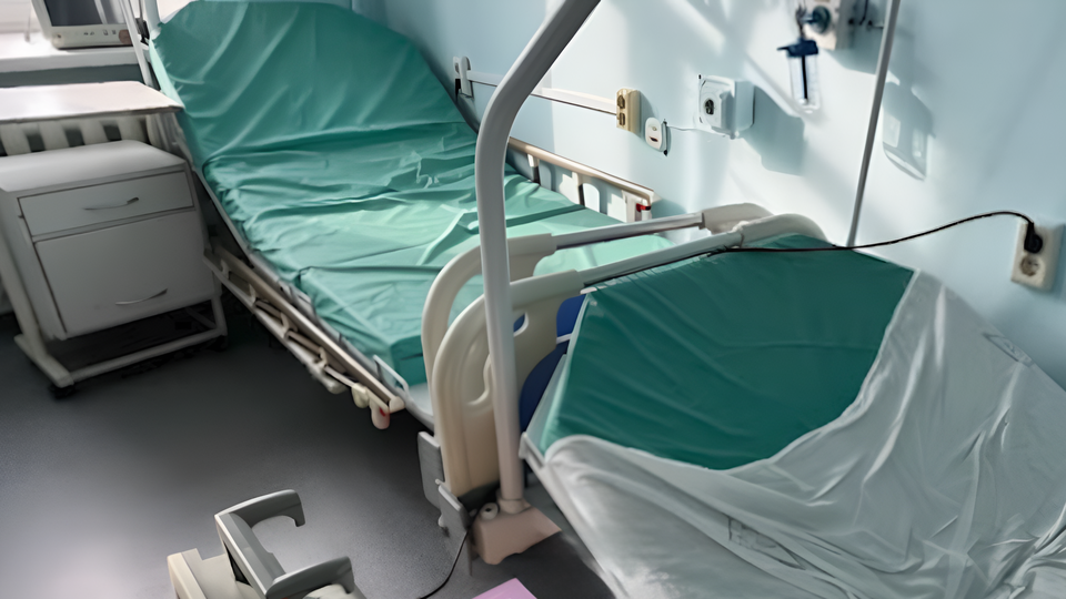     Спасла уборщица: ребенку сломали ключицу во время родов в больнице Новокузнецка "112"