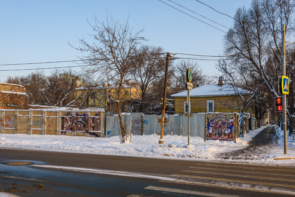 Угол улиц Льва Толстого и Братьев Коростелёвых 