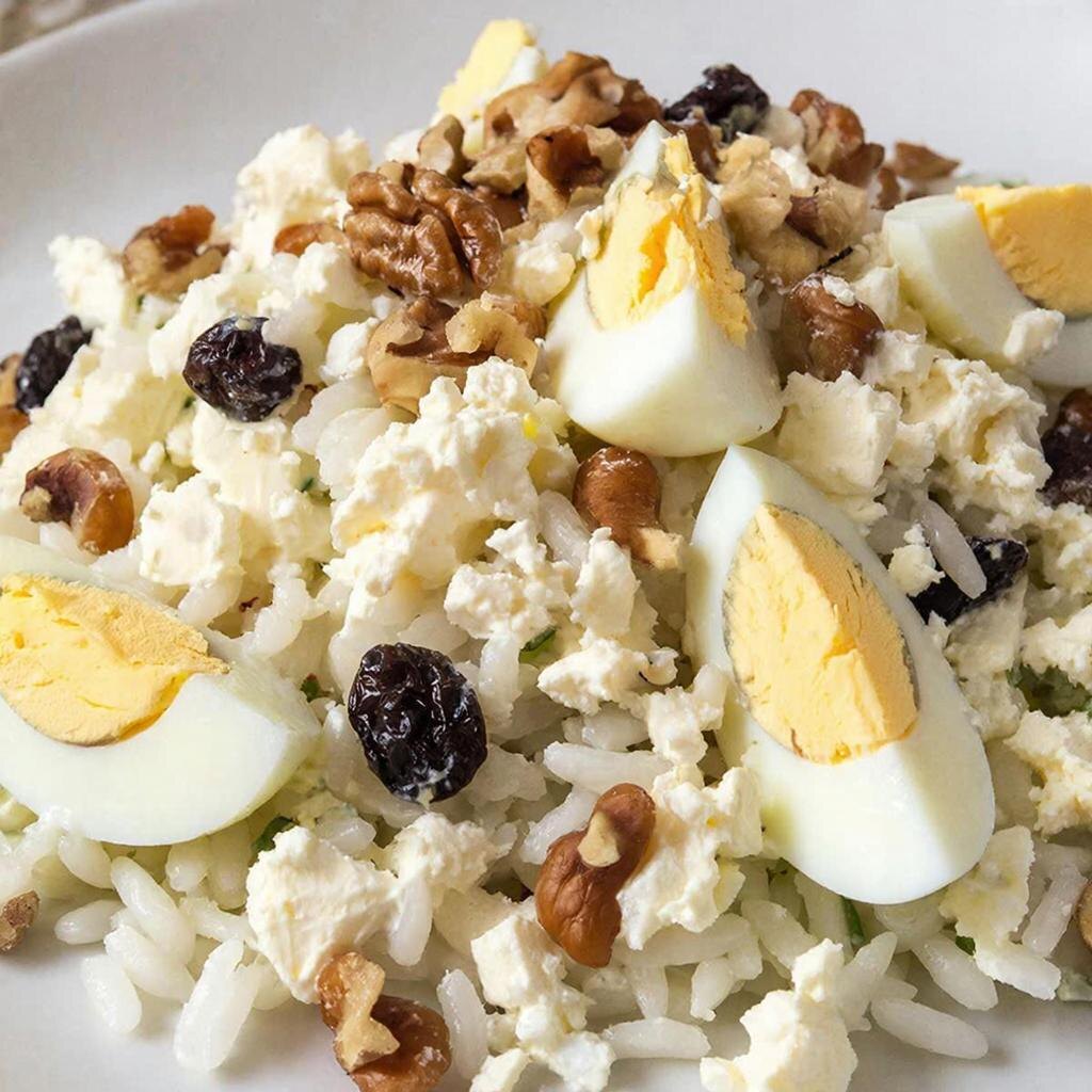 Салат «Средиземноморский»: Легкость, Свежесть и Нежность в Каждой Ложке 