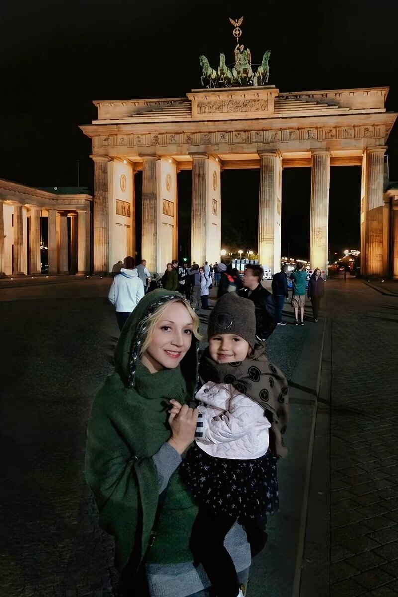    Кристина Орбакайте с дочкой (архивное фото)