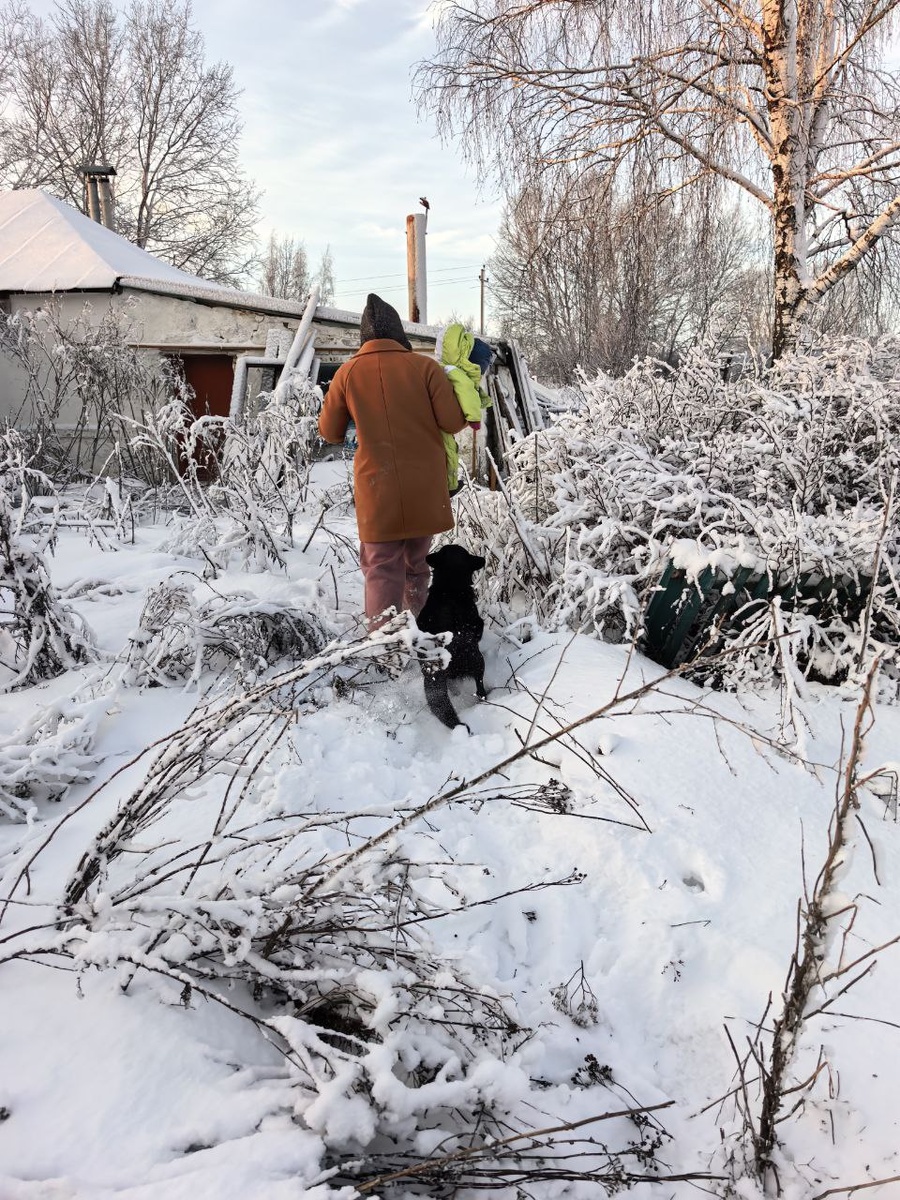 А как он был рад! И даже мне был рад, хотя видел меня первый раз в жизни. Как кружился и прыгал, пытаясь всех лизнуть прямо в нос. Фото из архива автора