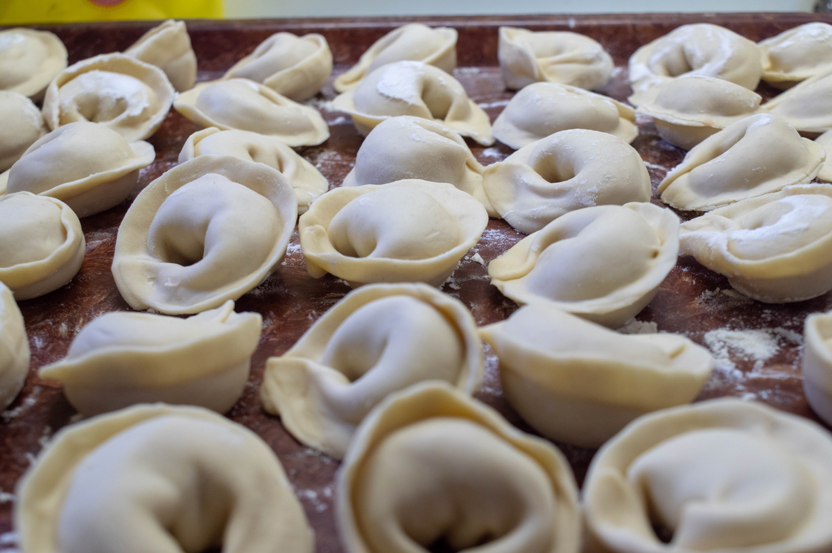 вот этими руками лепил