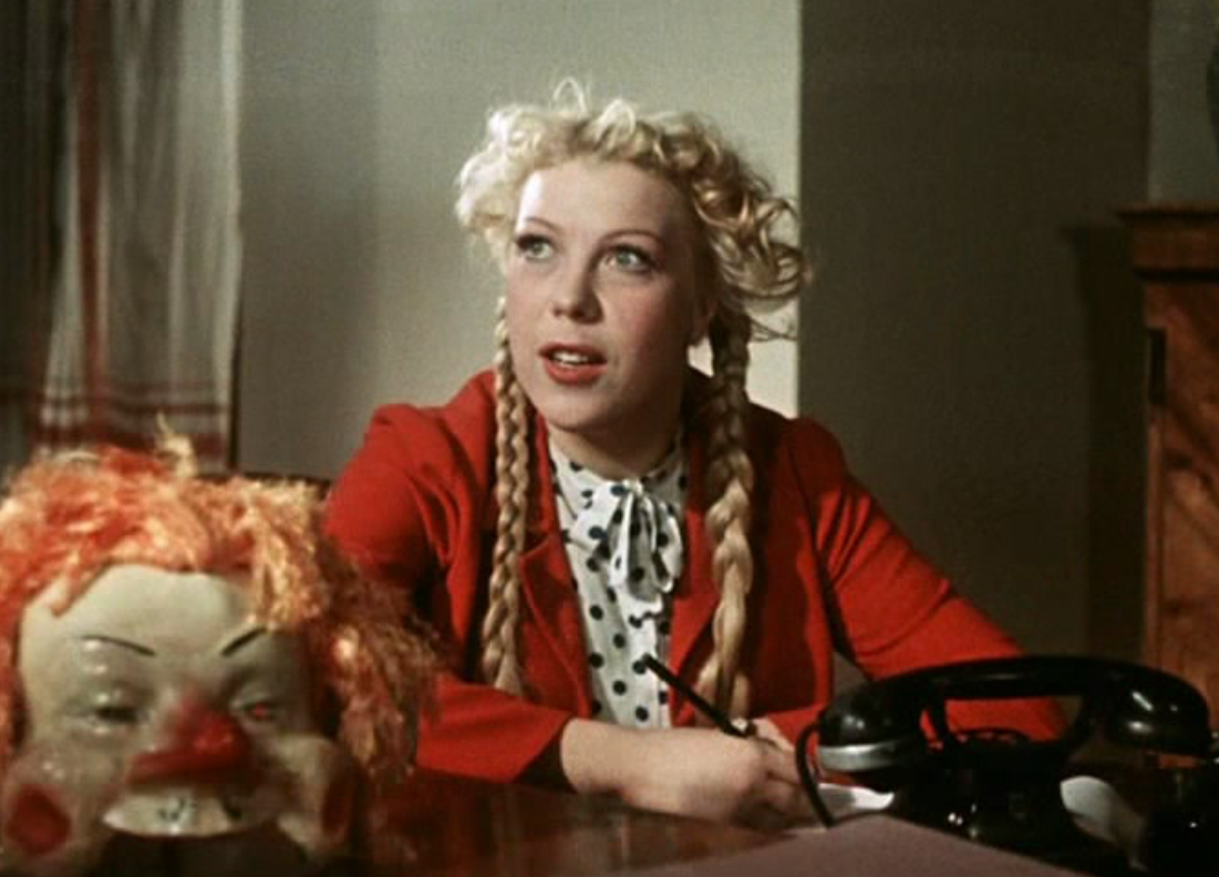 Кадр из фильма «Карнавальная ночь»