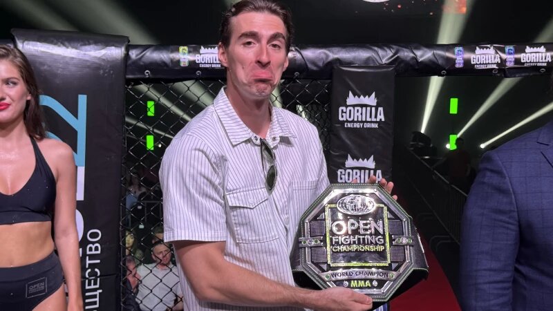     Сергей Шубенков на турнире по MMA Open FC 53 Федор Позников