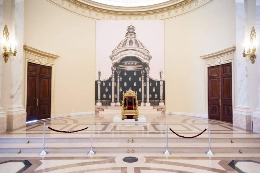 Трон румынских монархов