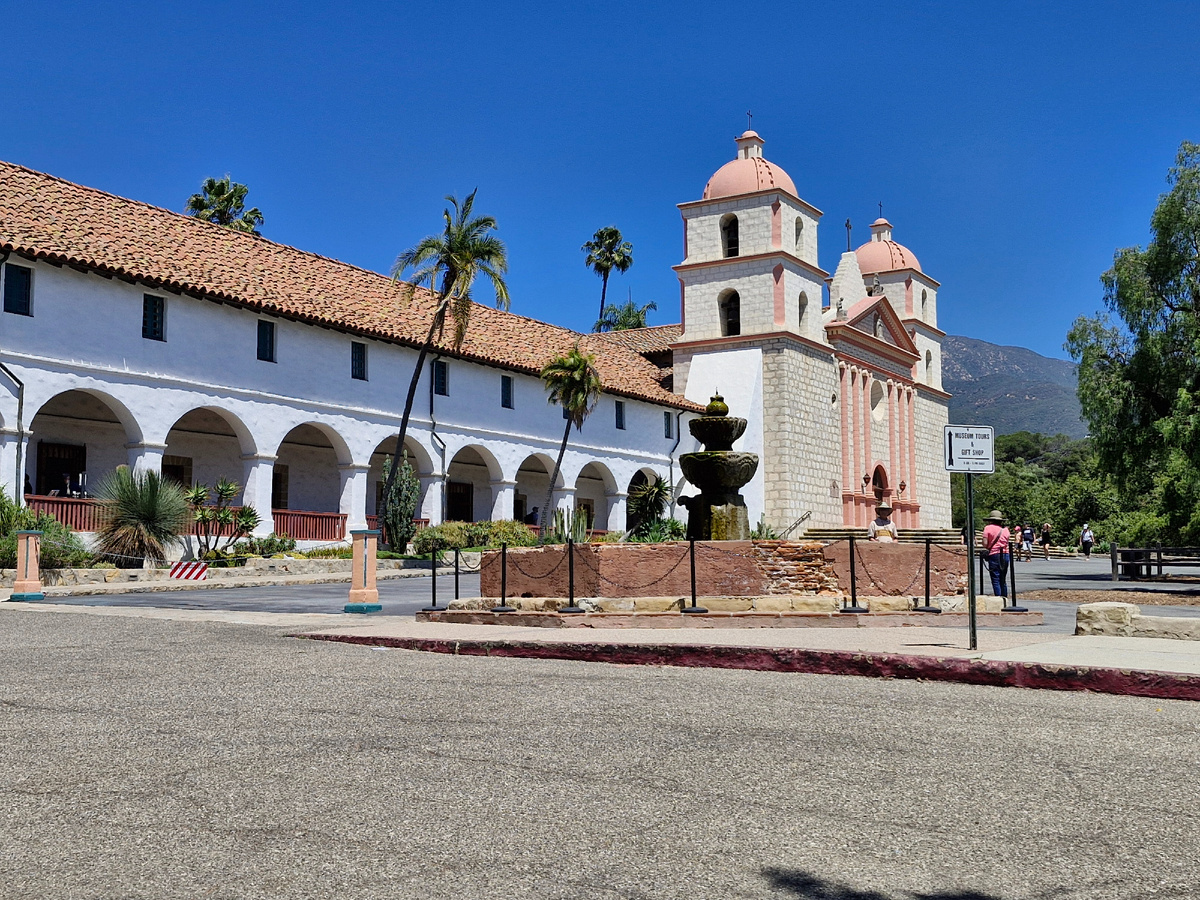 Этот собор тоже есть в кадрах заставки сериала