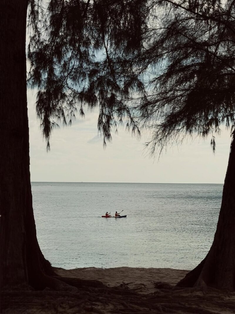     Баста с женой на отдыхе