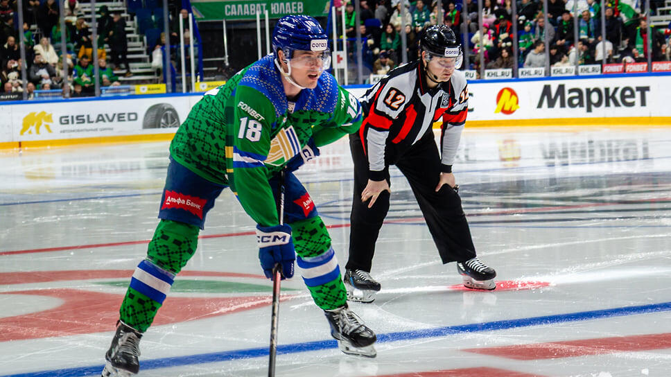 Защитник хоккейного клуба «Салават Юлаев» Дин Стюарт.📷Фото: Идэль Гумеров / Коммерсантъ