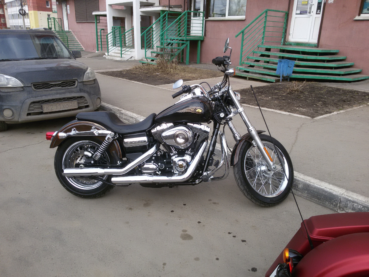 И друг евойный.