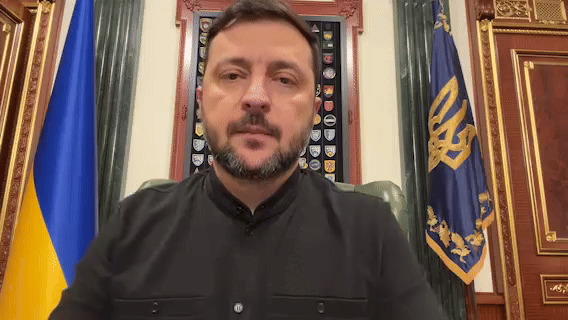    Россия готовит новый массированный удар по Украине, заявил Зеленский в вечернем обращении со ссылкой на данные разведки. GIF видео ТГ-канала Zelensky Official