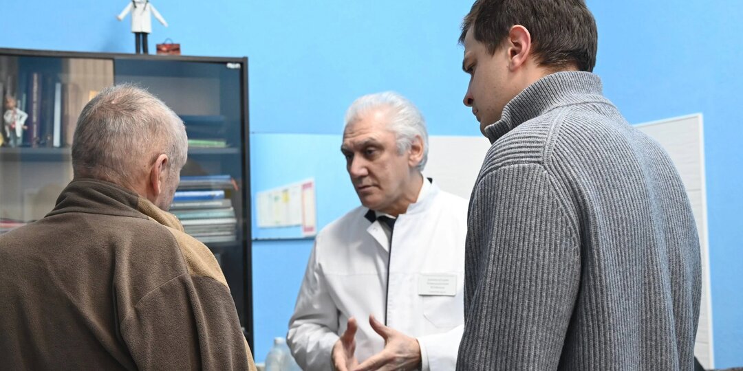 Пострадавший от обломков БПЛА ельчанин нуждается в дальнейшем лечении