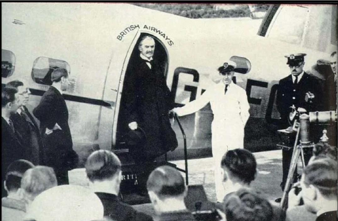 Премьер-министр Чемберлен