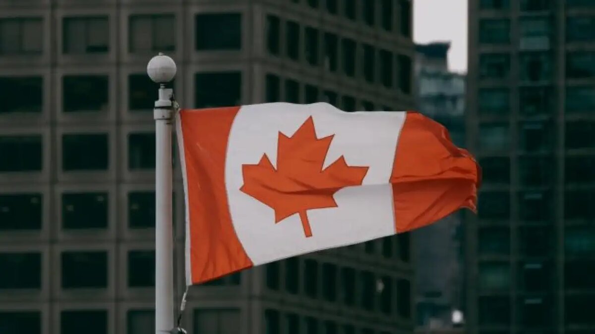    Флаг Канады. unsplash.com