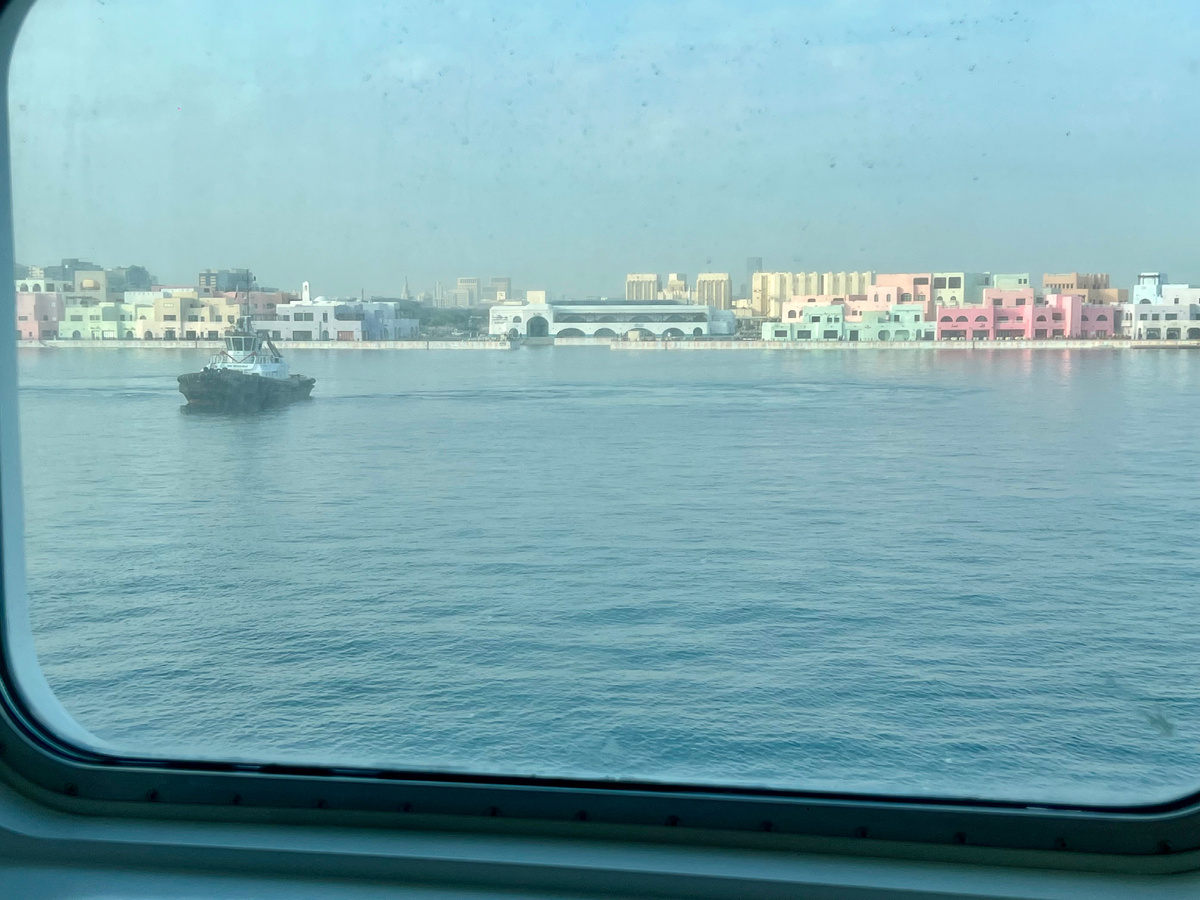 Катар из окна каюты