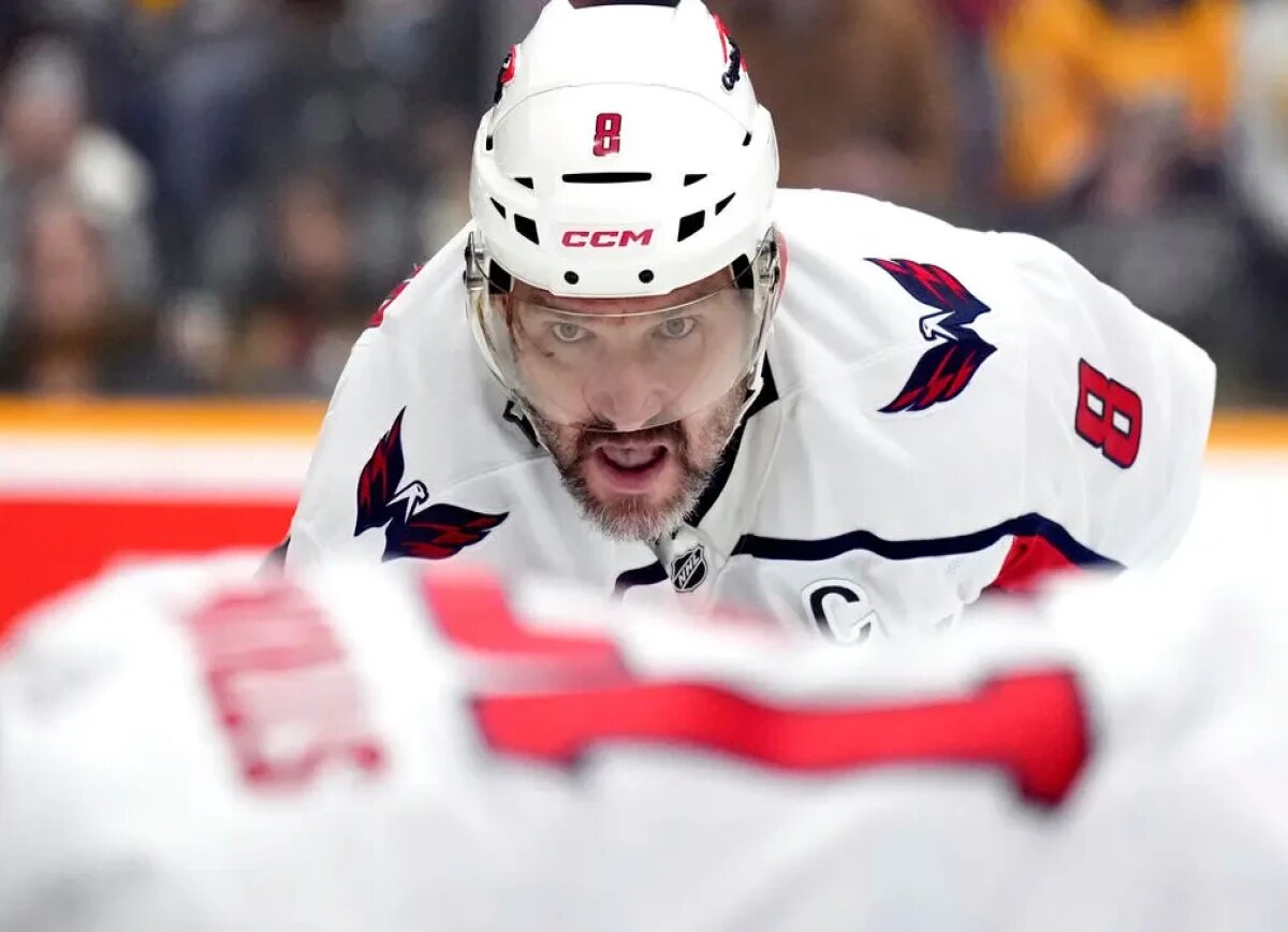     Yardbarker об Овечкине, идущем на 35 голов за сезон: для 40 лет это почти беспрецедентный результат