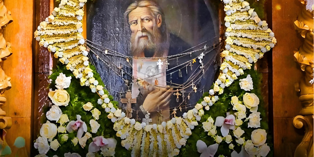 О ЧЕМ МОЛЯТСЯ СЕРАФИМУ САРОВСКОМУ?