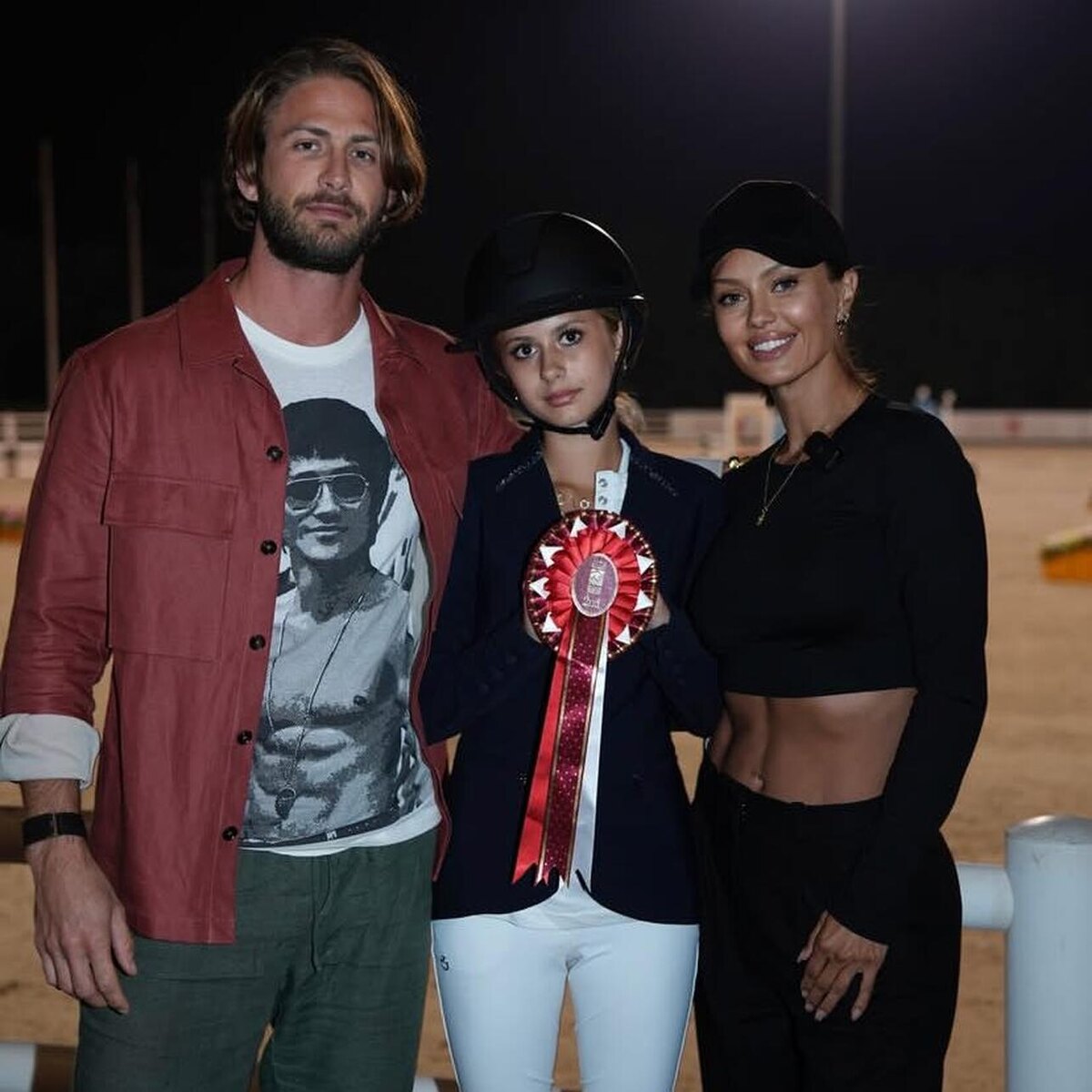    Виктория Боня, Алекс Смерфит и их дочь Соцсети