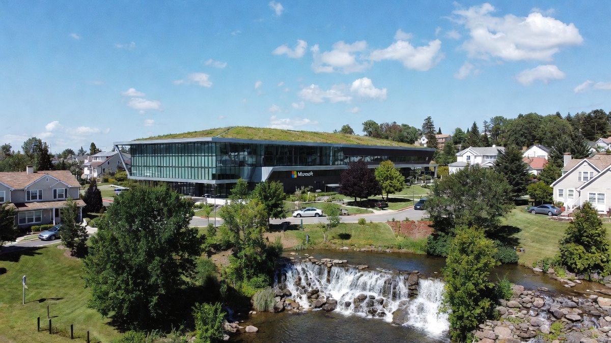 Создано Grok  📷
