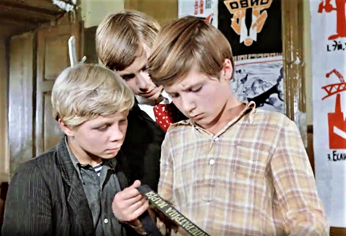 Кадр из кинофильма «Кортик». Киностудия «Беларусьфильм», Творческое объединение «Телефильм», 1973. Автор сценария Анатолий Рыбаков, режиссёр Николай Калинин