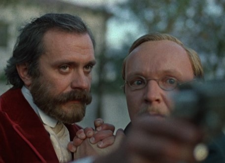 Юлий Капитоныч, я ведь так могу и промахнуться.