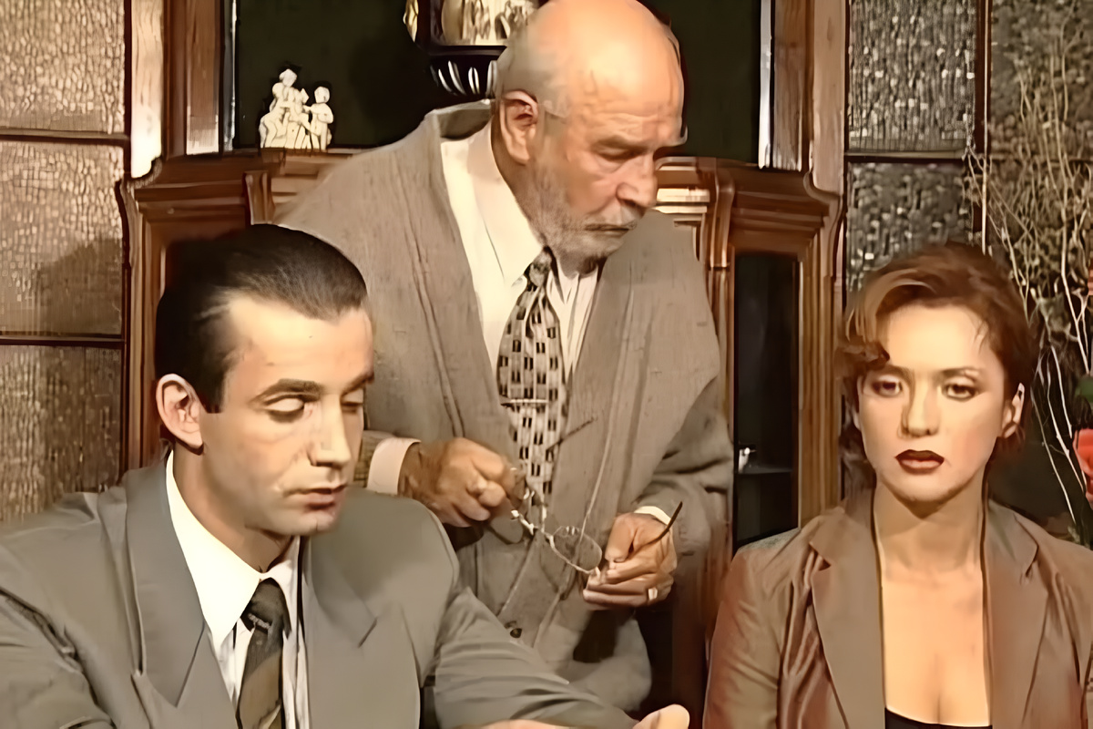 Кадр из сериала «Бандитский Петербург»: Челищев, Антибиотик, Званцева