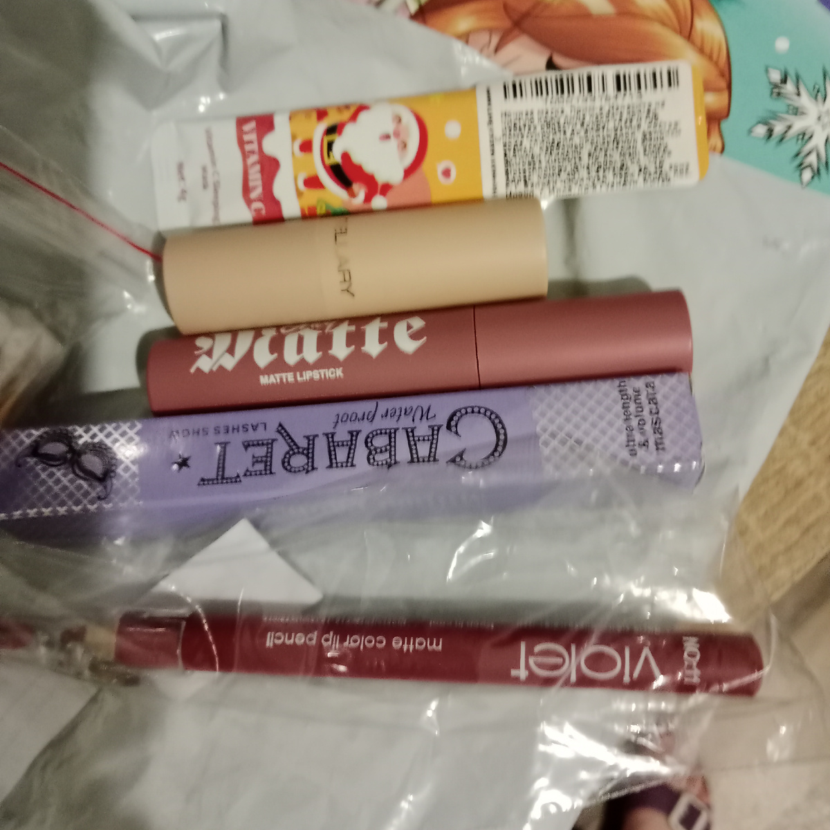 Тушь помада карандаш и принц ваш