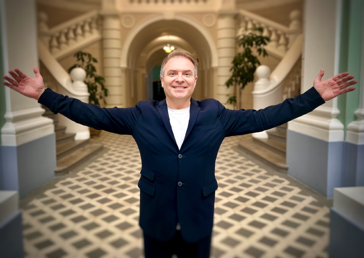 Александр Добронравов 