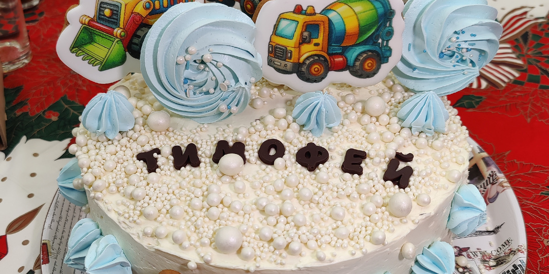 Бисквитный торт с малиновым конфитюром