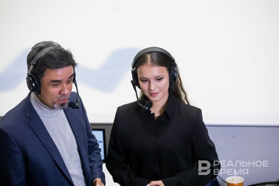    Анна Щербакова сейчас комментатор. На фото Анна с ушедшим в прошлом году из жизни Александром Гришиным. Реальное время / realnoevremya.ru