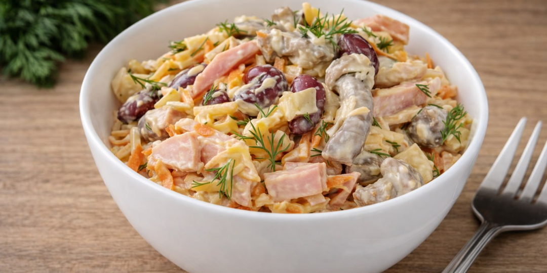 Салат Париж: любимый рецепт из простых продуктов. Лёгкий, сытный и очень уютный