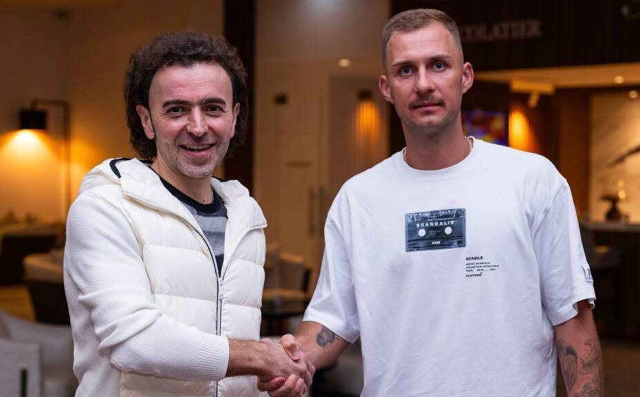    Дмитрий Баринов (справа) стал игроком ЦСКА. Фото: Соцсети ПФК ЦСКА