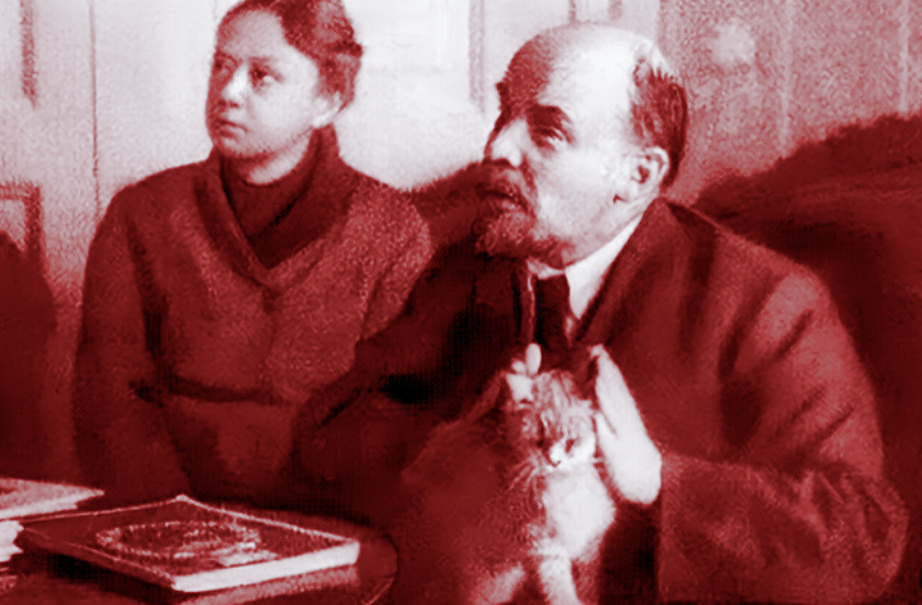 Семейная чета и любимый кот.