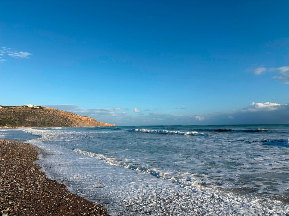    Бухта, где пропал Владислав Баумгертнер. Александр КУДЕЛЯ