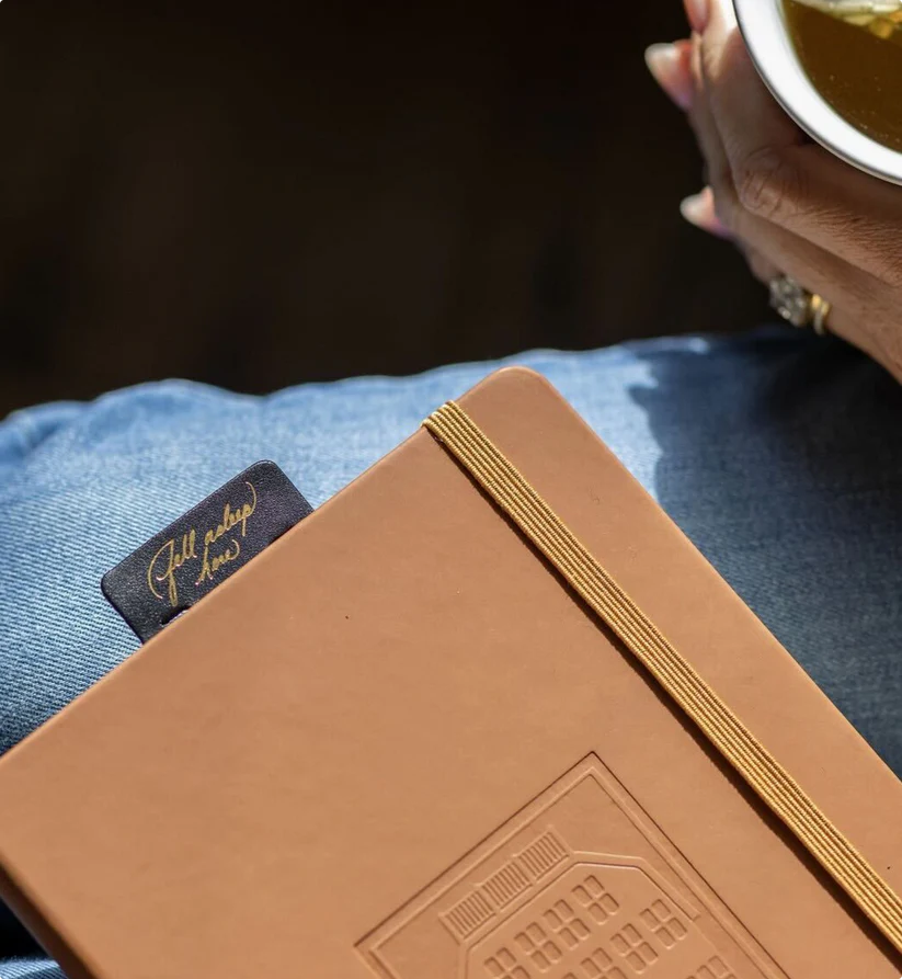 Меган всех интригует