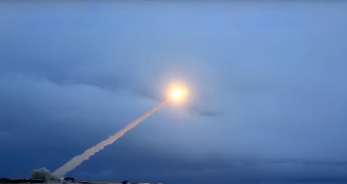   Пуск крылатой ракеты