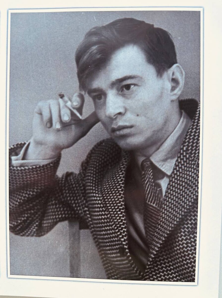    Мой папа в 25 лет. Это 1962 год.