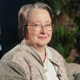 Е. Е. Левкиевская, фото с сайта издательства АСТ